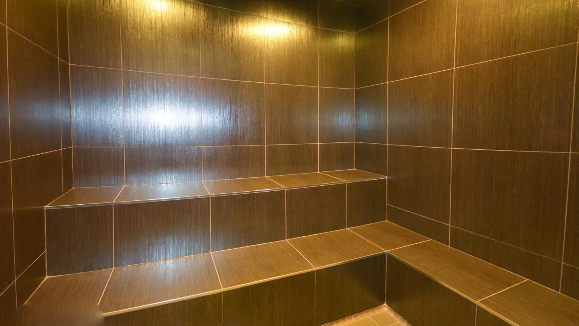 Executive Suite-Lakeview-Free Parking Toronto Canada