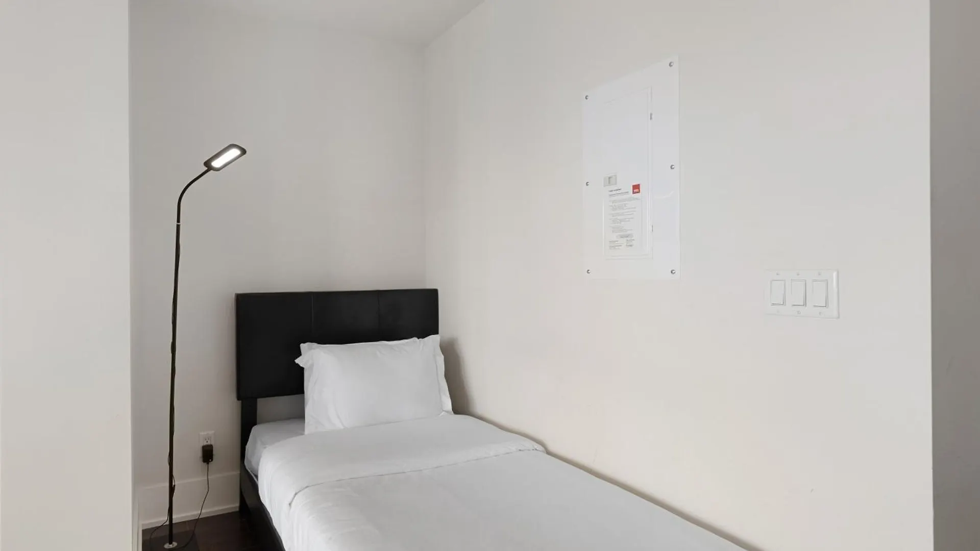 公寓式酒店 Executive Suite-Lakeview-Free Parking 多伦多 加拿大